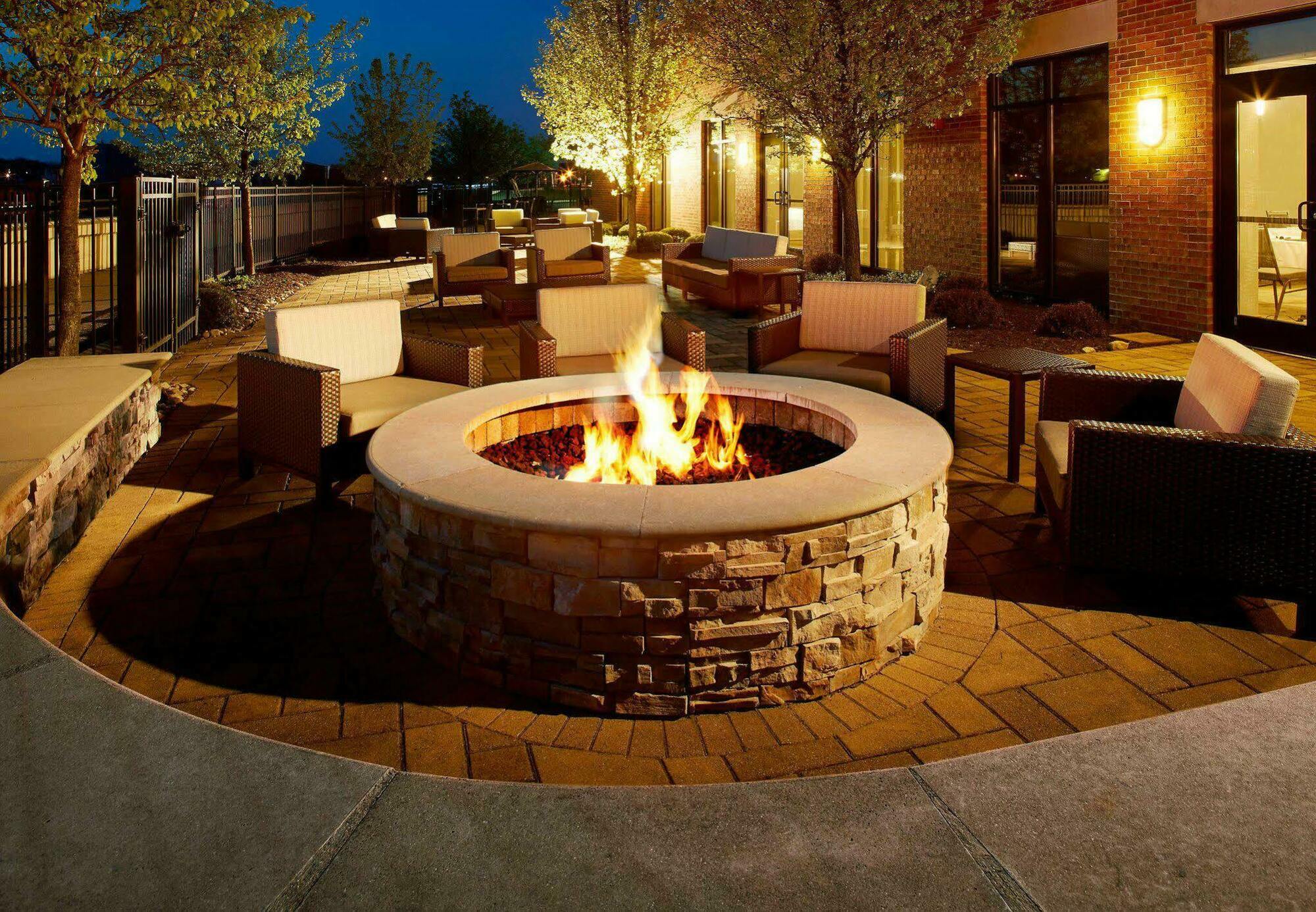 Hotel Courtyard Hamilton Exterior foto